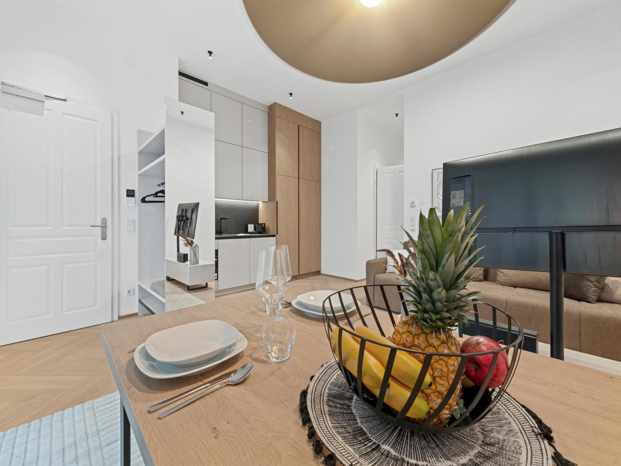 Apartment Door No 5 By Gt7 Hospitality *