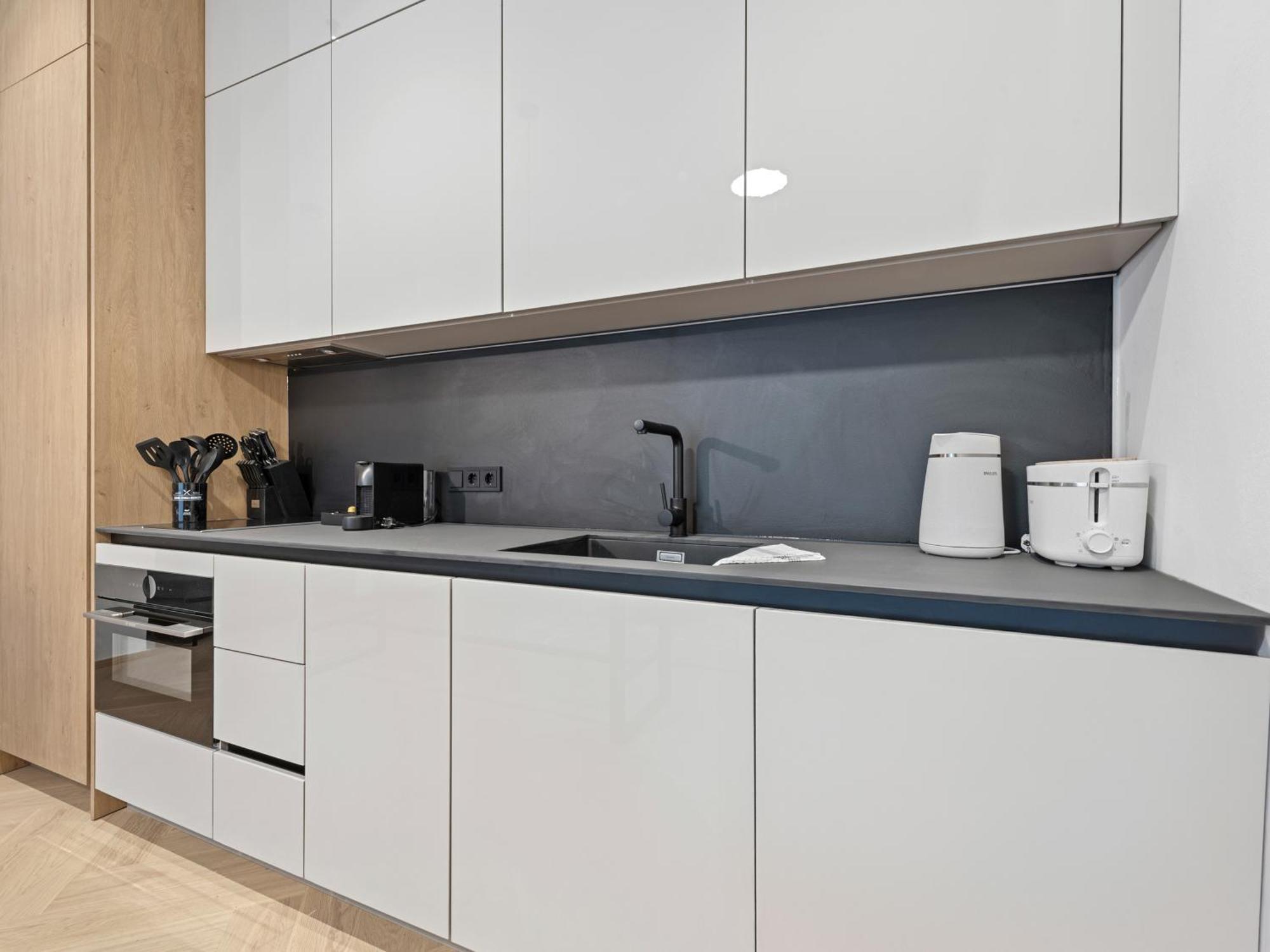 Door No 5 By Gt7 Hospitality *